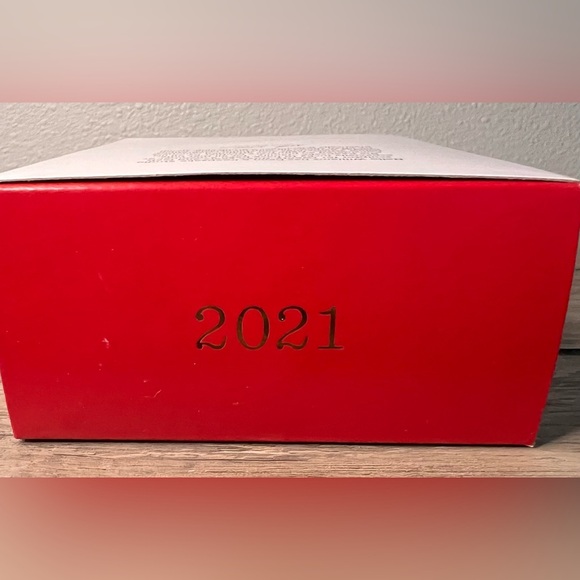 Hallmark Keepsake Ornament NEW 2021 Handcar High Jinks” Frosty & his penguin pal - Picture 9 of 10